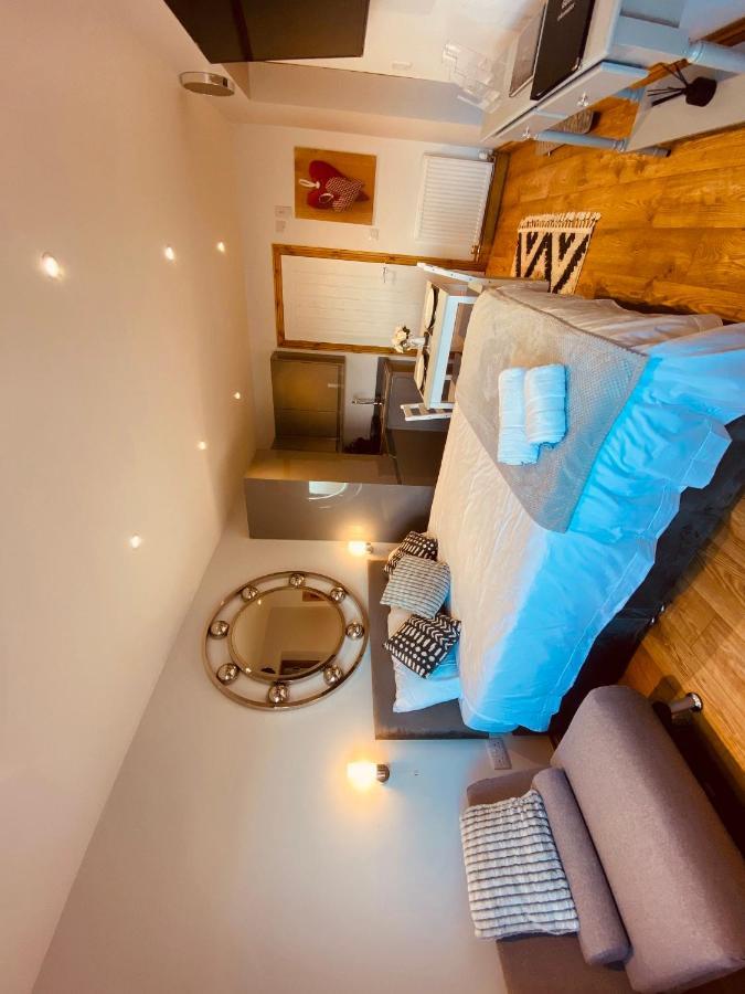 Ferienhaus Beautiful 1-bed In